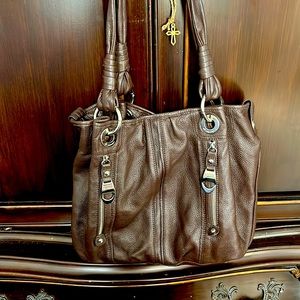 Women’s leather bag